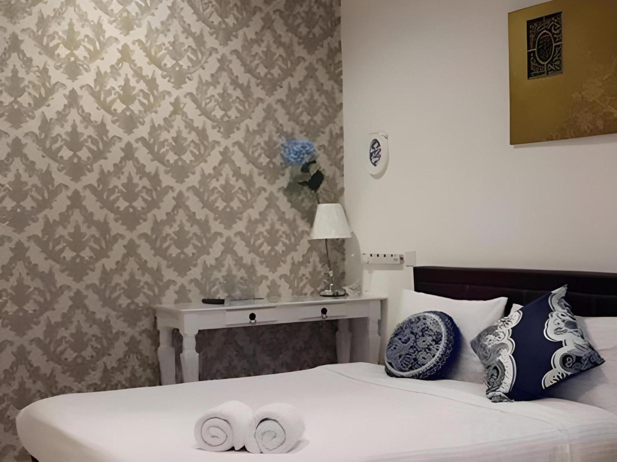 Oyo 91068 Elephant House Boutique Hotel George Town Exteriör bild